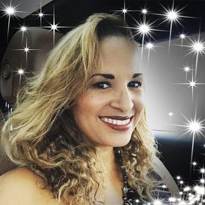 Meet your Posher, Tia